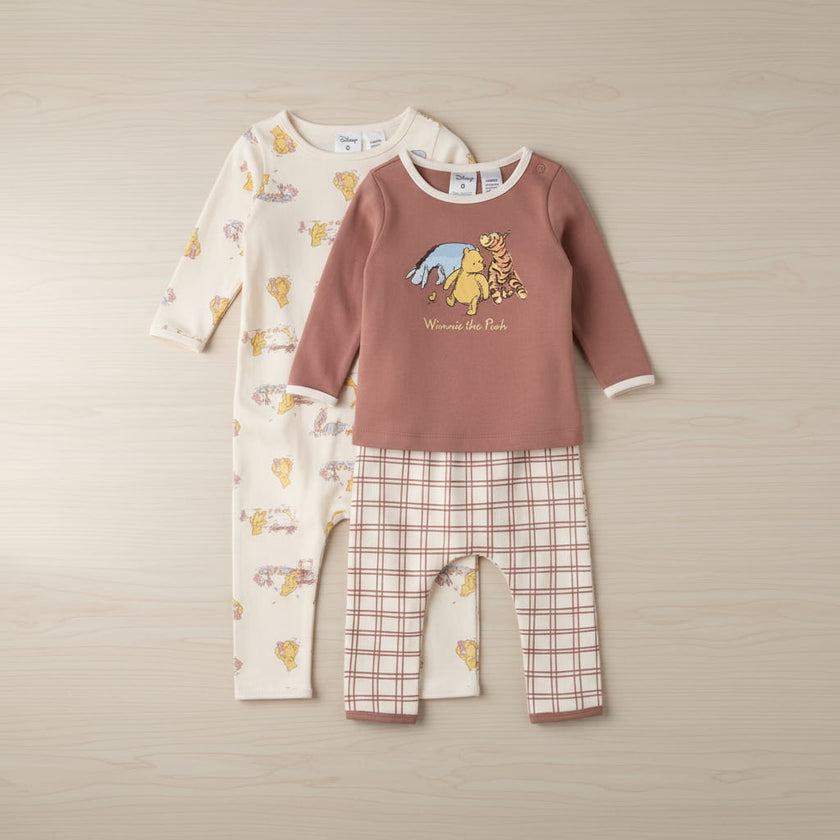 Baby clothing set with Winnie the Pooh design
