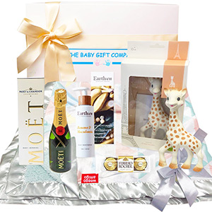 Shop pamper gift box perfect for postpartum recovery from The baby gift company